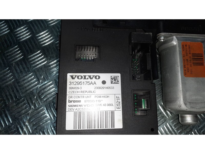 Recambio de motor elevalunas delantero derecho para volvo s40 berlina referencia OEM IAM 31295175AA  979038100