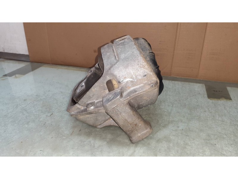 Recambio de soporte motor izquierdo para audi a4 ber. (b8) basis referencia OEM IAM 8R0199381  