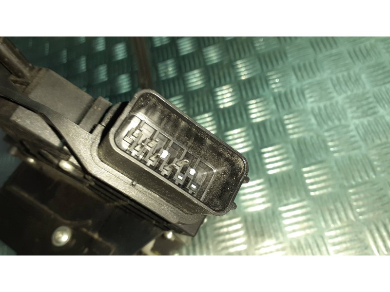 Recambio de cerradura puerta delantera derecha para volvo s40 berlina referencia OEM IAM 30799302 6 PINES ELECTRICA