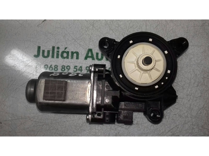 Recambio de motor elevalunas delantero derecho para kia niro business referencia OEM IAM 82460G5000  2 PINES