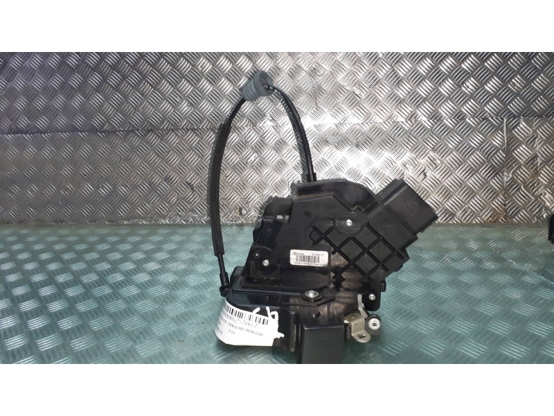 Recambio de cerradura puerta trasera derecha para volvo s40 berlina referencia OEM IAM 30799316 6 PINES ELECTRICA