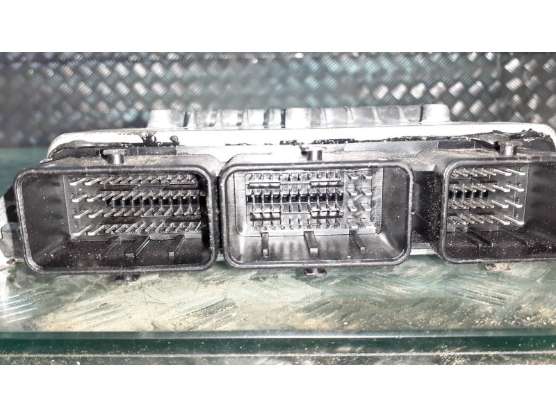 Recambio de centralita motor uce para volvo s40 berlina referencia OEM IAM 31211071AA SIEMENSVDO 5WS40562A