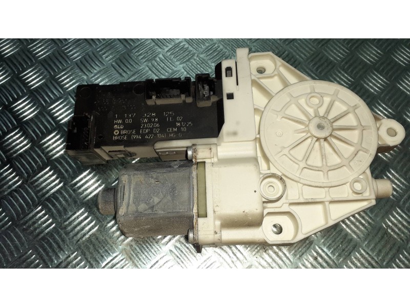Recambio de motor elevalunas delantero izquierdo para peugeot 407 referencia OEM IAM 994650102 1137328125 0130822200