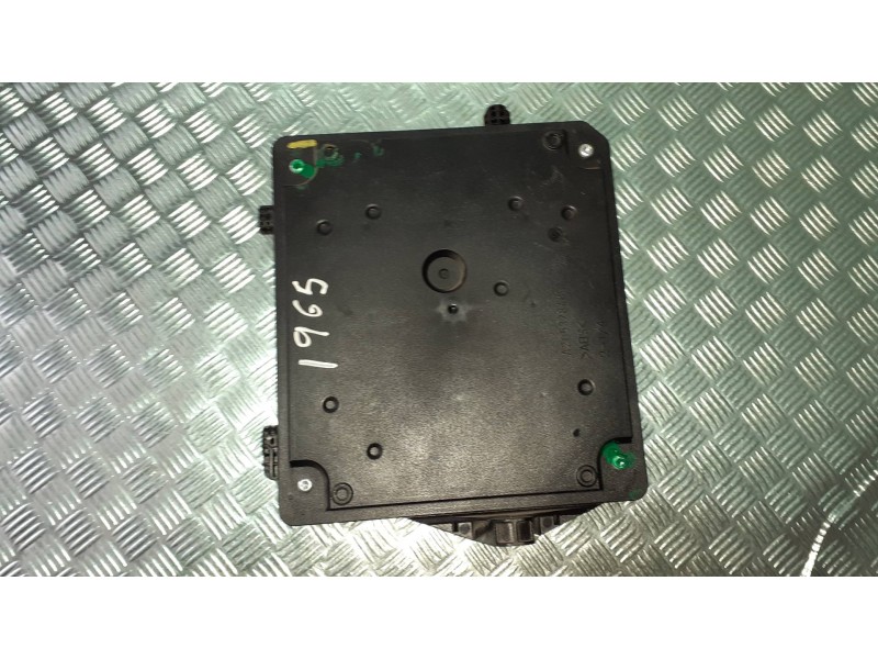 Recambio de modulo electronico para renault megane iii berlina 5 p dynamique referencia OEM IAM 284B15778R  BCM X95