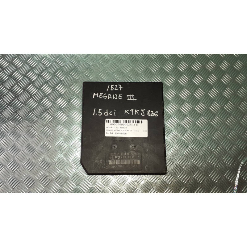 Recambio de caja reles / fusibles para renault megane iii berlina 5 p emotion referencia OEM IAM 284B68372R  USM BD95