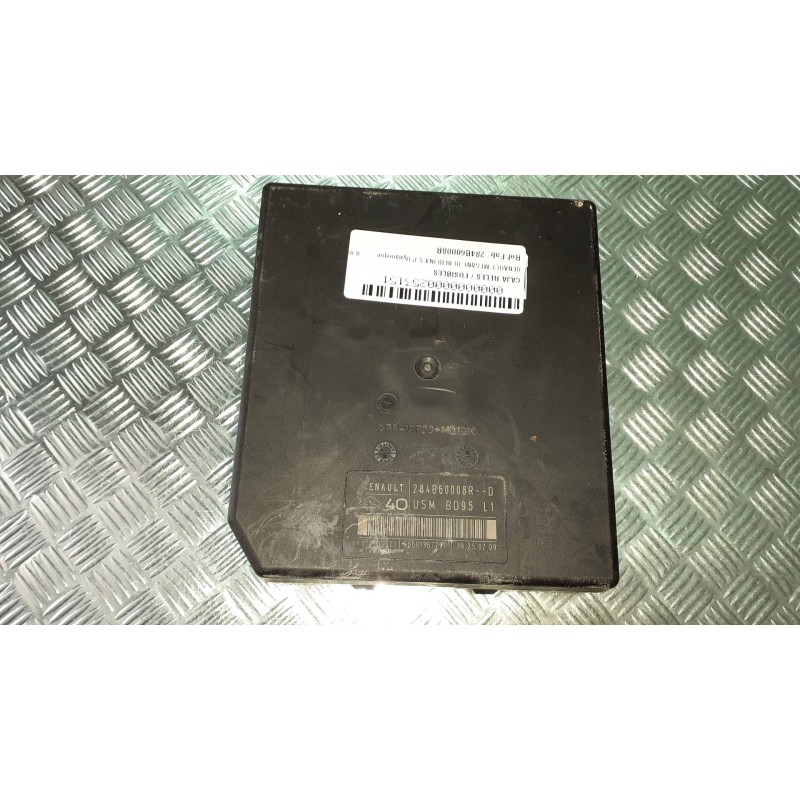 Recambio de caja reles / fusibles para renault megane iii berlina 5 p dynamique referencia OEM IAM 284B60008R  USM BD95