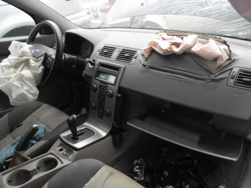 volvo s40 berlina del año 2006