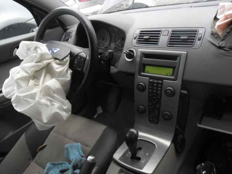 volvo s40 berlina del año 2006