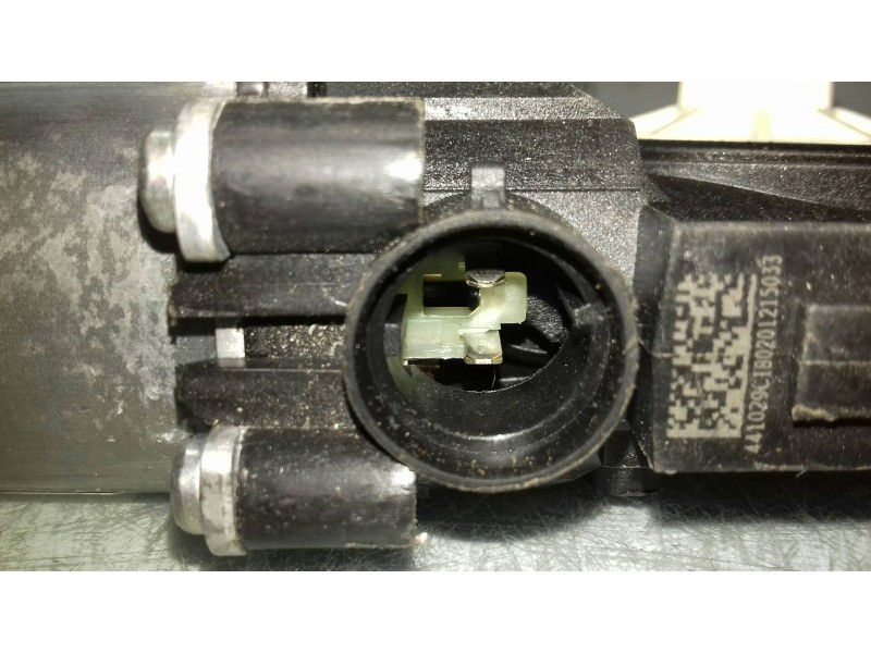 Recambio de motor elevalunas delantero derecho para kia niro business referencia OEM IAM 82460G5000  2 PINES