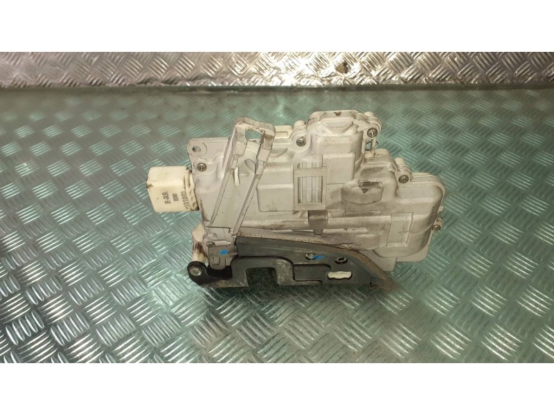 Recambio de cerradura puerta delantera derecha para audi a4 berlina (8e) referencia OEM IAM 8E1837016 ELECTRICA 7 PINES