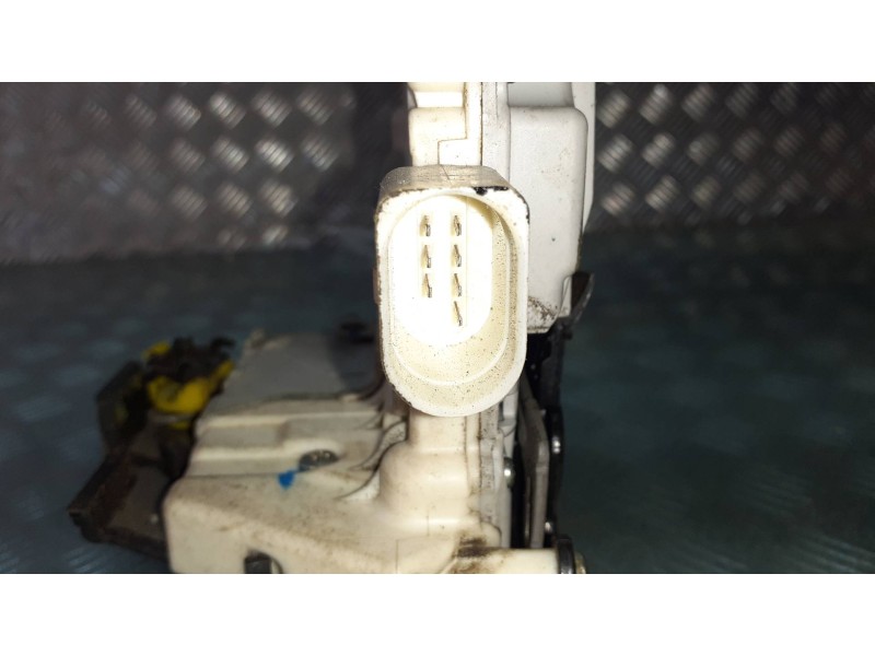 Recambio de cerradura puerta delantera derecha para audi a4 berlina (8e) referencia OEM IAM 8E1837016 ELECTRICA 7 PINES