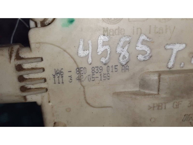 Recambio de cerradura puerta trasera izquierda para audi a4 berlina (8e) referencia OEM IAM 8E0839015AA  8 PINES