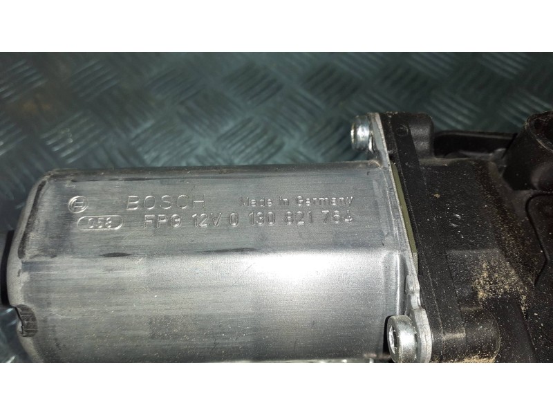 Recambio de motor elevalunas delantero izquierdo para audi a4 berlina (8e) referencia OEM IAM 8E1959802B  0130821764