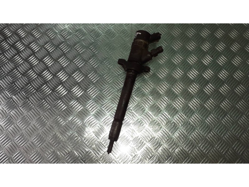 Recambio de inyector para peugeot 207 sport referencia OEM IAM 0445110259  2 PINES