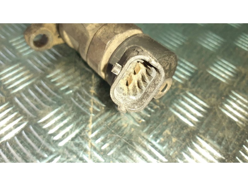 Recambio de inyector para peugeot 207 sport referencia OEM IAM 0445110259  2 PINES