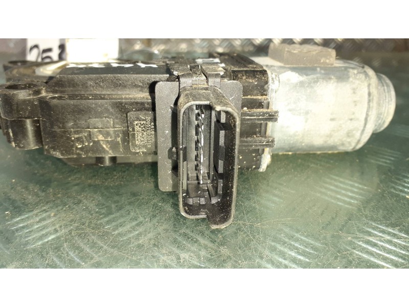 Recambio de motor elevalunas delantero derecho para hyundai ioniq 5 5 referencia OEM IAM 82460G2020  6 PINES