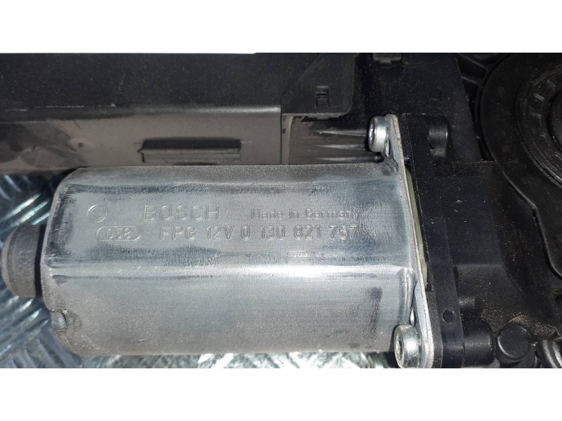 Recambio de motor elevalunas trasero izquierdo para audi a4 berlina (8e) referencia OEM IAM 8E095901E 0130821767 