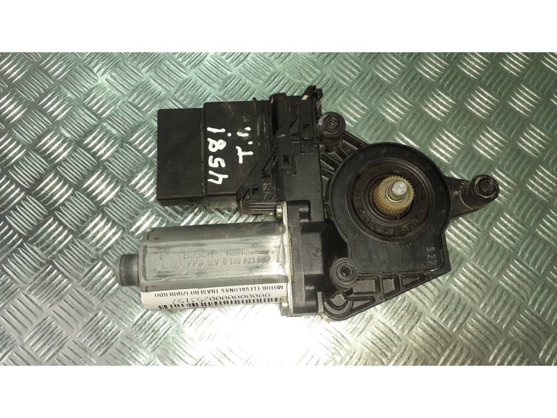 Recambio de motor elevalunas trasero izquierdo para volkswagen passat berlina (3b3) referencia OEM IAM 3B5839751CM  0130821691