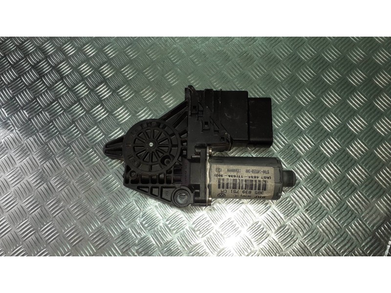 Recambio de motor elevalunas trasero izquierdo para volkswagen passat berlina (3b3) referencia OEM IAM 3B5839751CM  0130821691