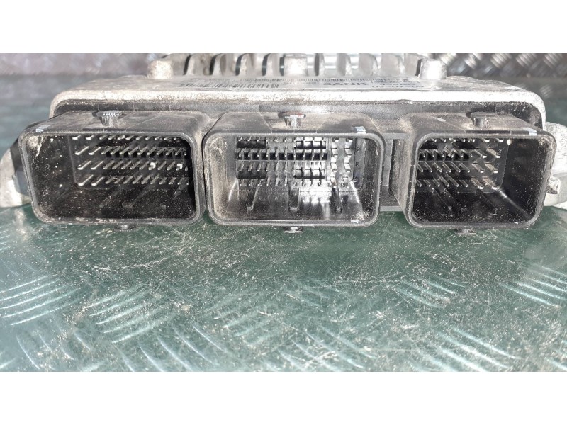 Recambio de centralita motor uce para ford focus berlina (cak) ambiente referencia OEM IAM 4M5112A650JK  5WS40303J