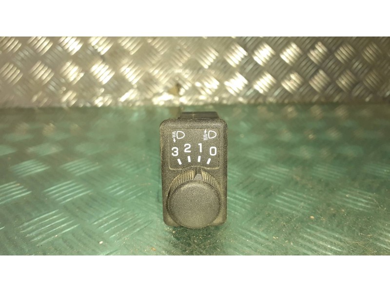 Recambio de mando regulacion faros para nissan primera berlina (p12) referencia OEM IAM 0503  3 PINES