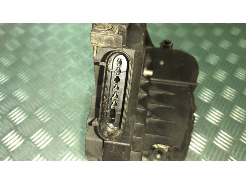 Recambio de cerradura puerta delantera izquierda para ford focus lim. (cb8) referencia OEM IAM BM5AA21813AF 5 PINES ELECTRICA