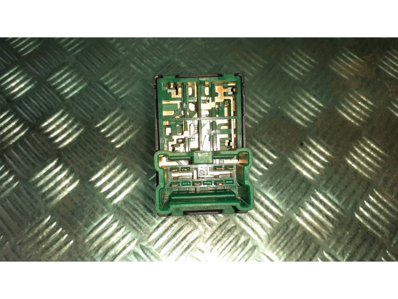 Recambio de mando retrovisor para nissan primera berlina (p12) referencia OEM IAM AF4  7 PINES