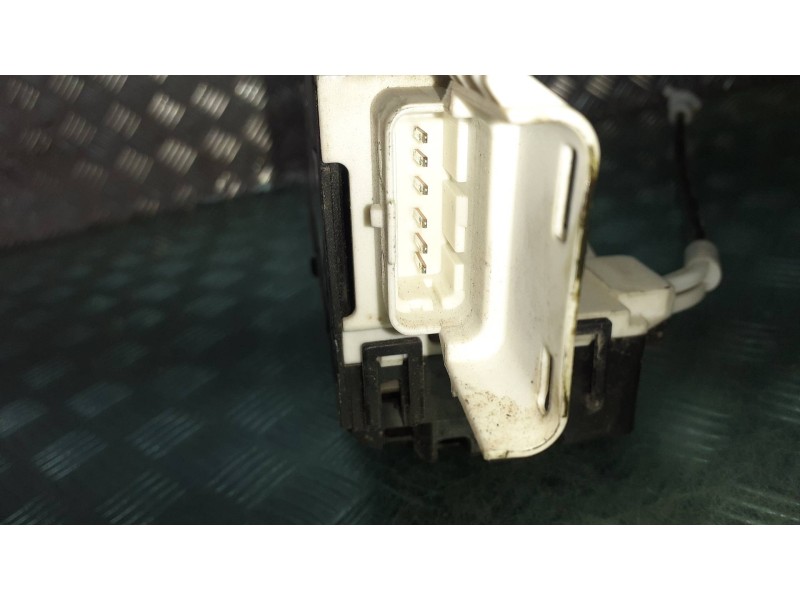 Recambio de cerradura puerta delantera izquierda para peugeot 407 referencia OEM IAM 9683417880  6 PINES