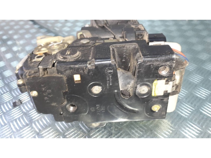 Recambio de cerradura puerta trasera izquierda para volkswagen passat berlina (3b3) referencia OEM IAM   6 PINES
