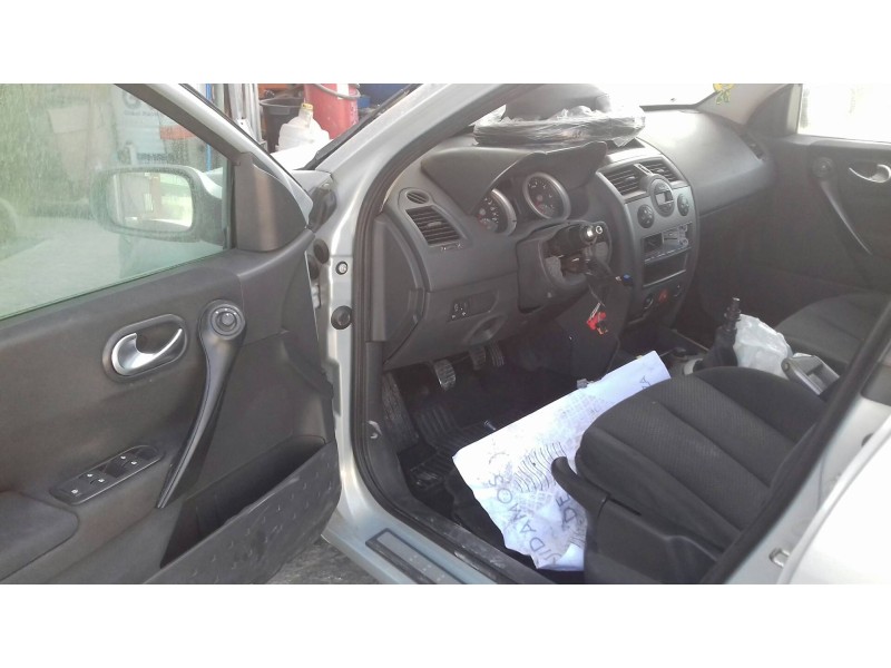 renault megane ii classic berlina del año 2004