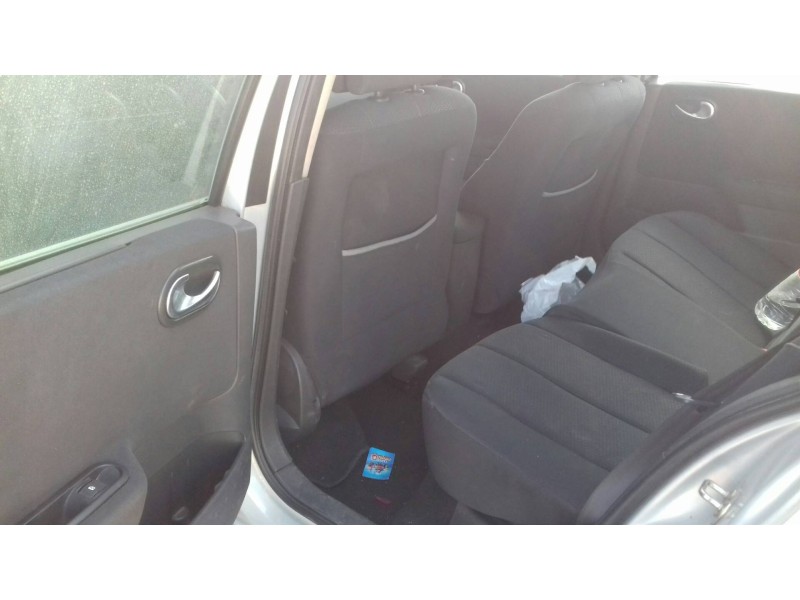 renault megane ii classic berlina del año 2004