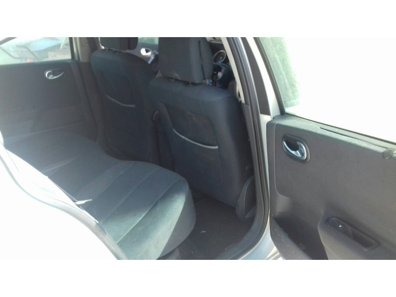 renault megane ii classic berlina del año 2004