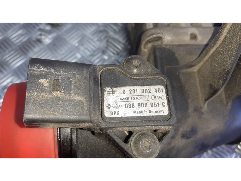 Recambio de intercooler para audi a4 berlina (8e) referencia OEM IAM 8E0145805AA 038906051C 4 PINES