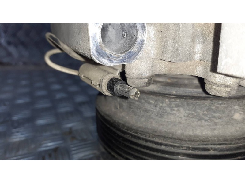 Recambio de compresor aire acondicionado para renault twingo (co6) referencia OEM IAM 7700115830 SD6V12 SANDEN