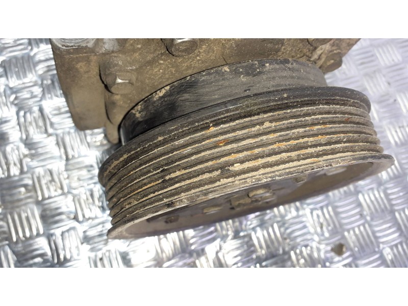 Recambio de compresor aire acondicionado para renault kangoo (f/kc0) referencia OEM IAM 130555 ACR 2 PINES