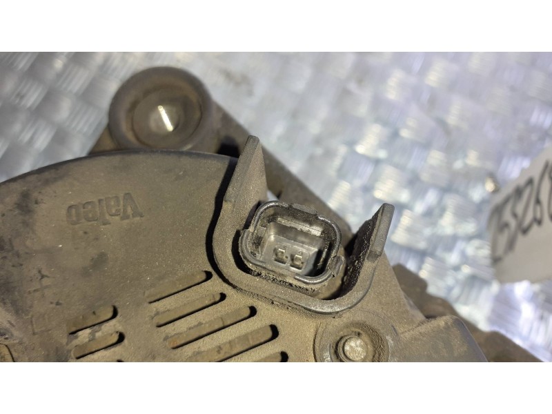 Recambio de alternador para opel vivaro furgón/combi (07.2006 =>) referencia OEM IAM 8200404459D VALEO 2 PINES