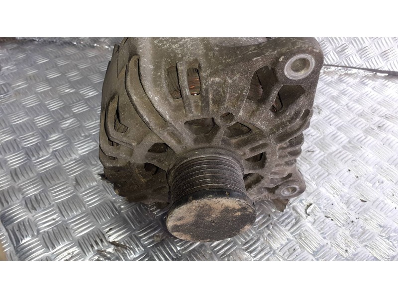 Recambio de alternador para opel vivaro furgón/combi (07.2006 =>) referencia OEM IAM 8200404459D VALEO 2 PINES