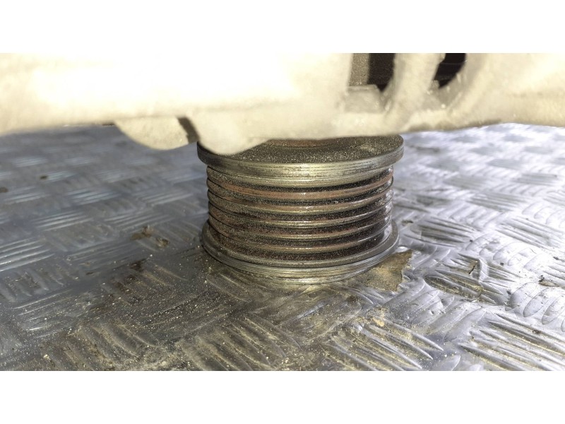 Recambio de alternador para renault kangoo (f/kc0) referencia OEM IAM 8200660034 BOSCH 150A