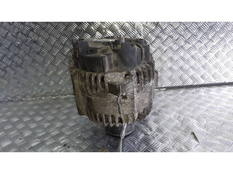 Recambio de alternador para renault clio ii fase ii (b/cb0) referencia OEM IAM 8200386806 VALEO 110A