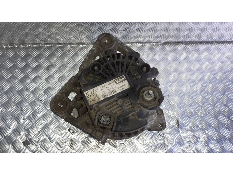 Recambio de alternador para renault clio ii fase ii (b/cb0) referencia OEM IAM 8200386806 VALEO 110A