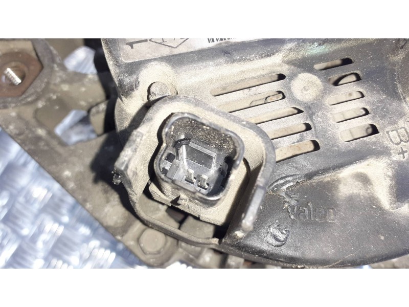 Recambio de alternador para renault clio ii fase ii (b/cb0) referencia OEM IAM 8200386806 VALEO 110A