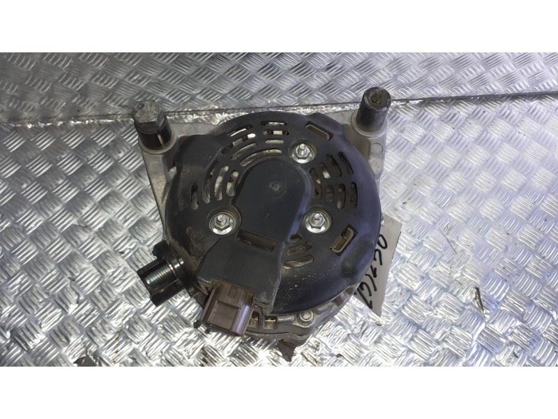 Recambio de alternador para volvo s40 berlina referencia OEM IAM 1042102710 DENSO 3 PINES