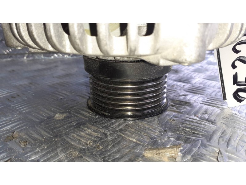 Recambio de alternador para volvo s40 berlina referencia OEM IAM 1042102710 DENSO 3 PINES