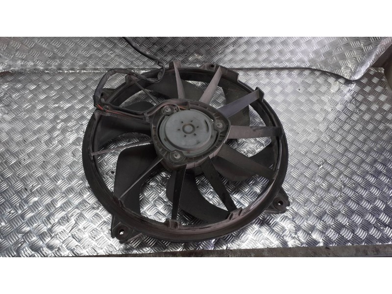 Recambio de electroventilador para citroen jumpy referencia OEM IAM GMV130CEM00  2 PINES