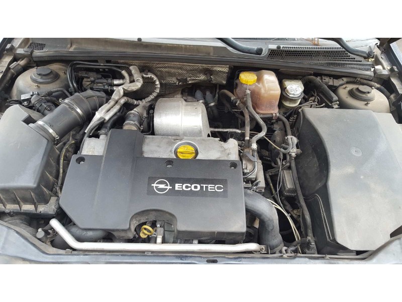 opel vectra c berlina del año 2002