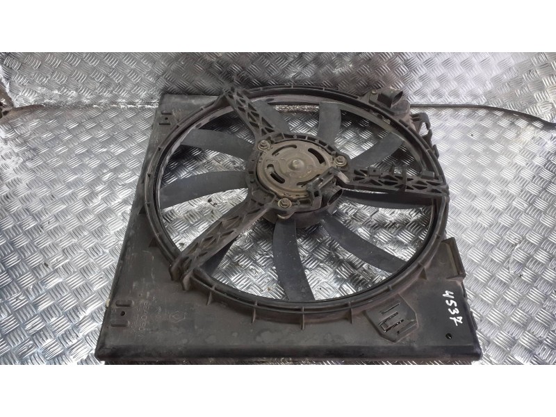 Recambio de electroventilador para renault twingo (co6) referencia OEM IAM 8240130  2 PINES