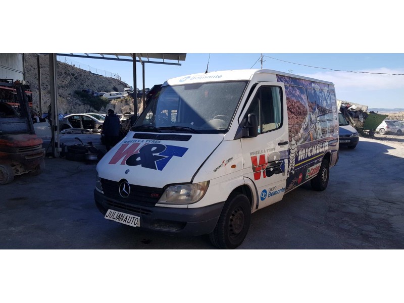 mercedes-benz sprinter 02.00  caja cerrada del año 2001
