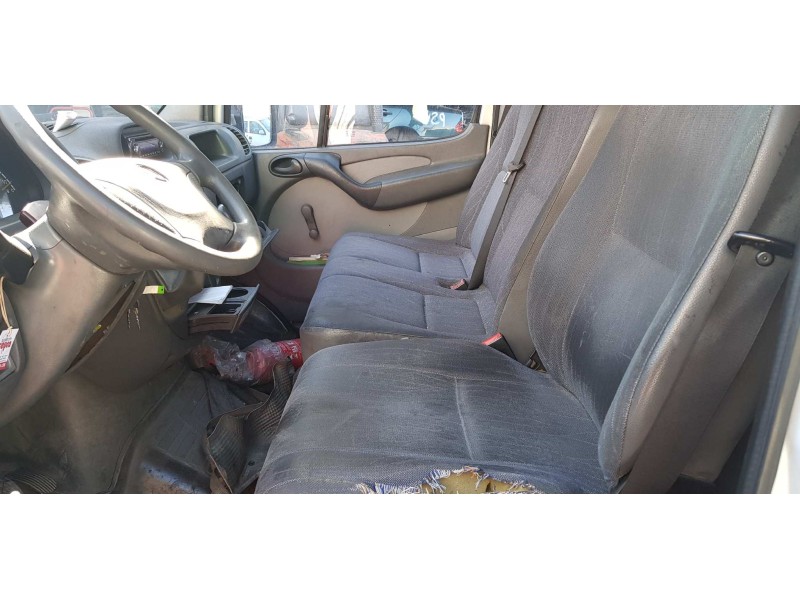 mercedes-benz sprinter 02.00  caja cerrada del año 2001