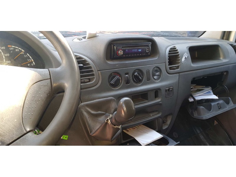 mercedes-benz sprinter 02.00  caja cerrada del año 2001