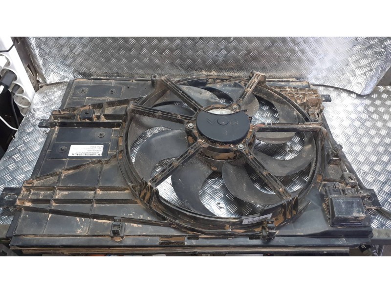 Recambio de electroventilador para citroen c4 picasso referencia OEM IAM 8240643  2 PINES